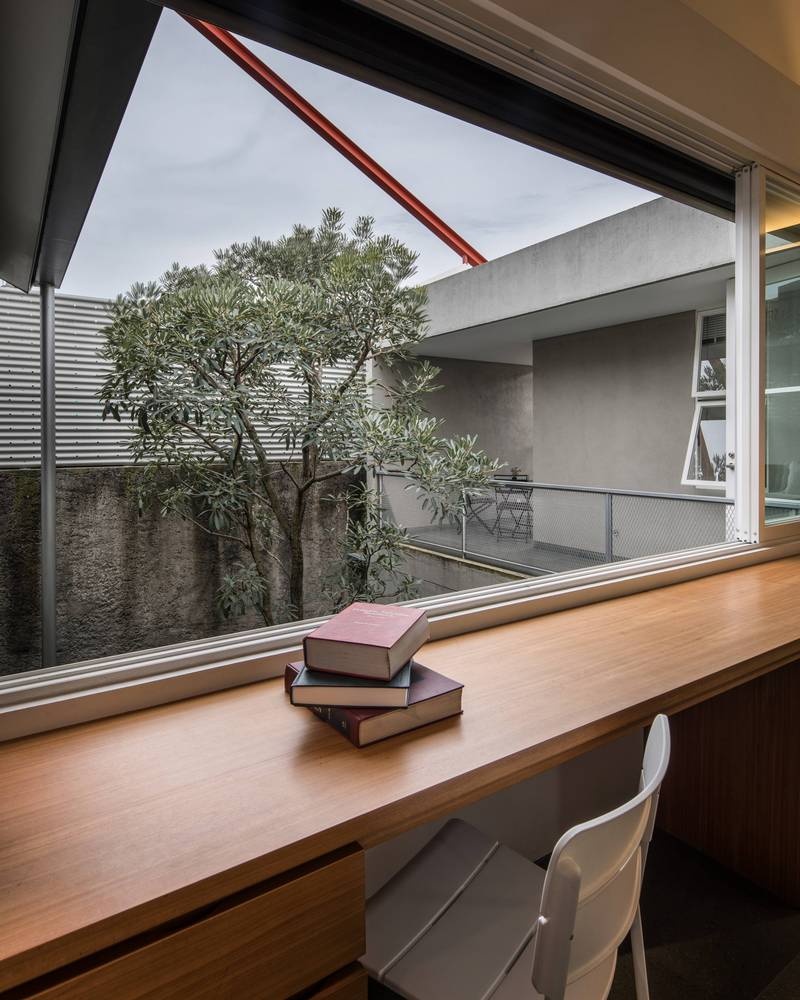 Doctor House / Tan Tik Lam Architects - Top 10 Kinh Nghiệ... 13 261205-kie-paktantiklam-05-lt2-view-meja-baca.jpg