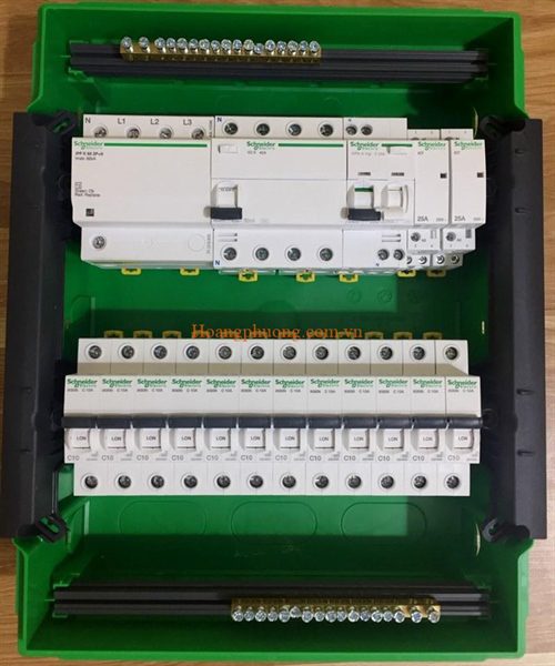 Tủ điện nhựa âm tường 18 Module - cái